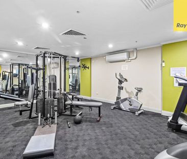 FURNISHED ONE BEDROOM SUN-DRENCHED NORTHEAST CORNER - Photo 2