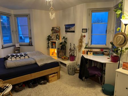 Neusöcking: Außergew. 6 Zi.-Maisonettewhg, mit Garten & Garage - Photo 4