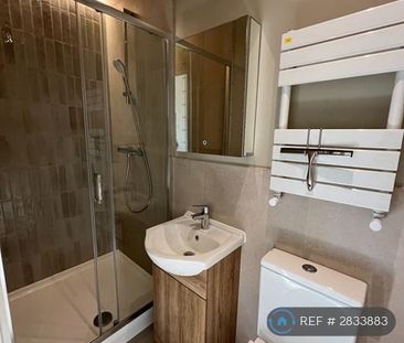 1 bedroom in a house share to rent - Photo 6