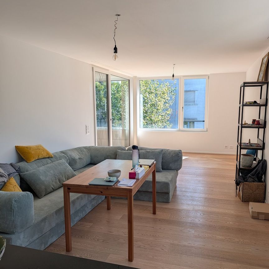 Helle 3.5-Zimmer-Wohnung mit Balkon & eigenem Waschturm, nahe See - Photo 1
