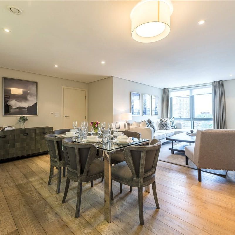 10th floor, 3 bedroom luxury apartment to rent with spectacular views of the London skyline. EPC rating: B. - Photo 1