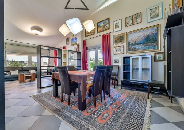 FOR RENT VILLA MORAIRA with 4 bedrooms for LONG TERM NEAR THE BEACH AND THE CITY