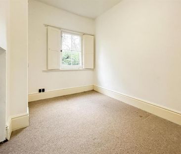 3 bedroom character property to rent - Photo 3