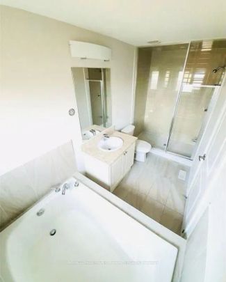 Condo Townhouse For Lease | N9261620 - Photo 1