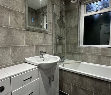 Loganlea Drive, Cleekhimmin, Motherwell - Photo 1