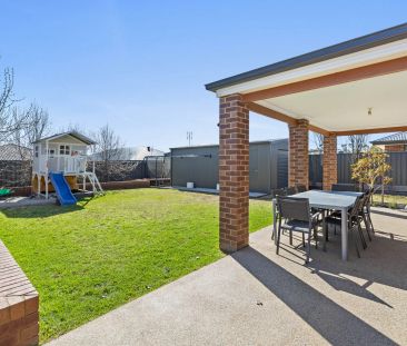 Perfect family home, with shedding - Photo 4