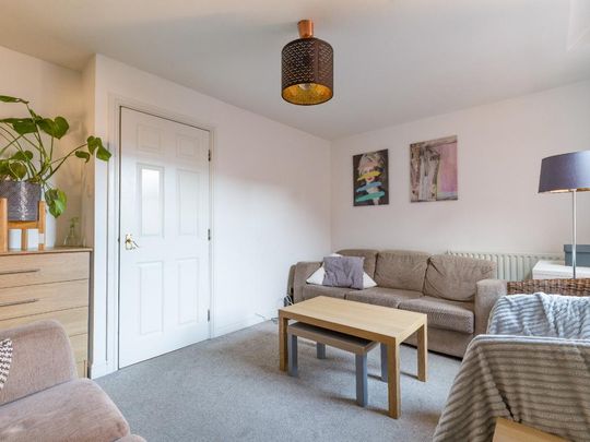 6 bedroom semi-detached house to rent - Photo 1