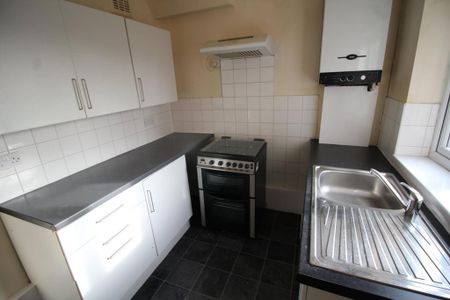 2 bedroom flat to rent - Photo 4