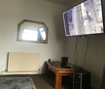 3 Bed Maisonette, Gloucester Road, BS7 - Photo 1