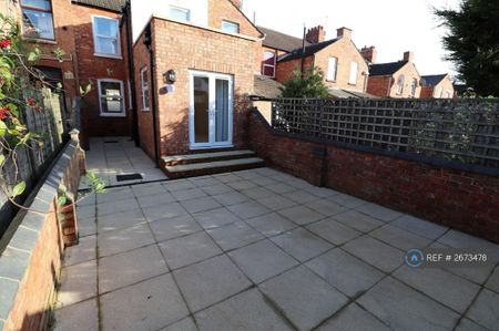 2 bedroom terraced house to rent - Photo 3