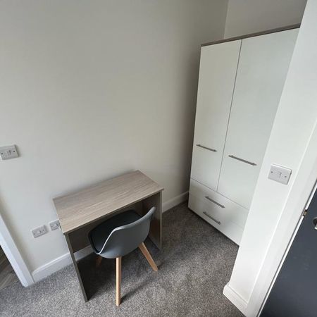 1 bed house share to rent in Church Street, Burnley, BB11 - Photo 4