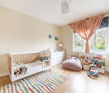 4 bedroom semi-detached house to rent - Photo 5