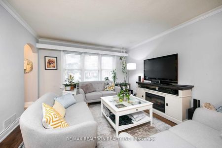 For Lease - 28 Irvington Crescent Unit# Main, Toronto, Ontario - Photo 5