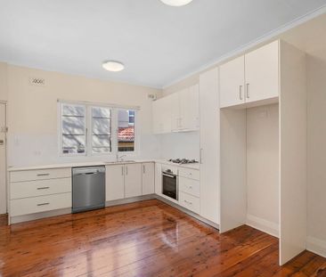 Charming family home - Photo 6