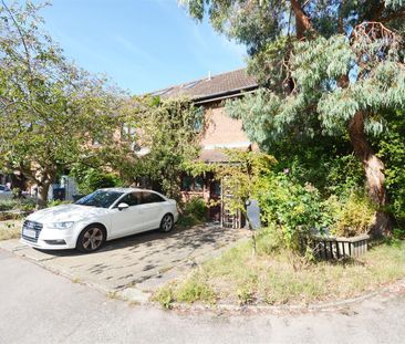 Haygreen Close, Kingston Upon Thames, Surrey, KT2 - Photo 1