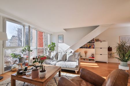 Paris XVI - LOCATION DUPLEX AVEC BALCON TRÈS LUMINEUX - Photo 3