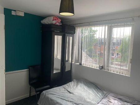 5 bedroom house to rent - Photo 2