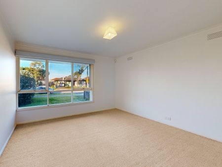 Comfort, Space & Location! - Photo 4