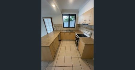 2/19 West Street, Burleigh Heads, Qld 4220 - Photo 2