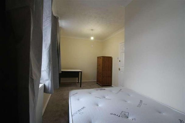 Southcliff Road, Southampton, SO14 - Photo 1