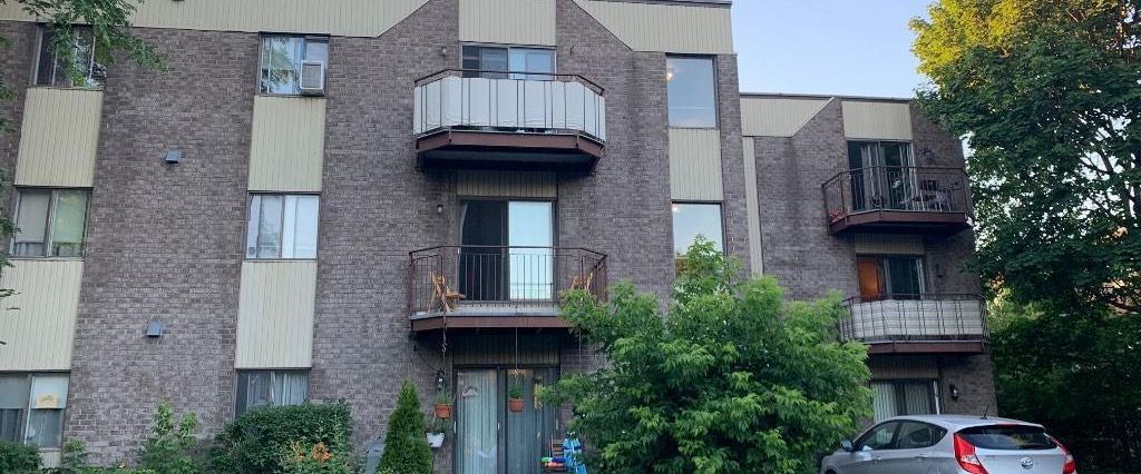 DORVAL, 3 1/2 style condo TOUT RENOVÉ pres tous les services - Photo 1