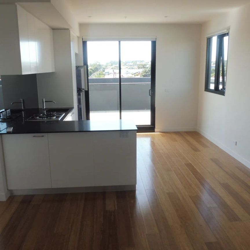 Location, Location! - Photo 1