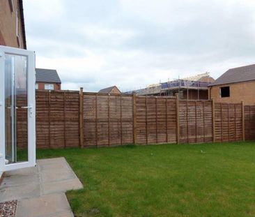 2 bedroom end of terrace house to rent - Photo 6