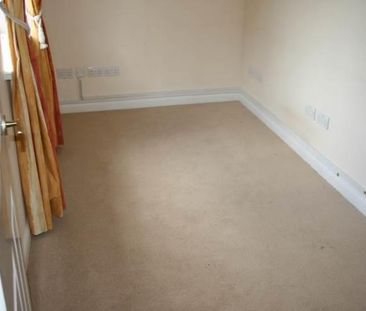 Warren Close, Stone, Aylesbury - Photo 1