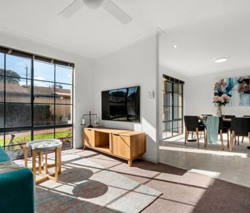 Gloriously Sun Filled Spacious Home - Photo 2