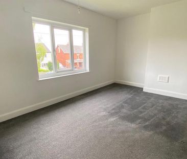 2 bedroom semi-detached house to rent - Photo 4