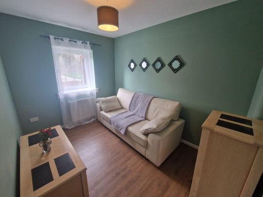 Room in a Shared Flat, West Pilton Grove, EH4 - Photo 1