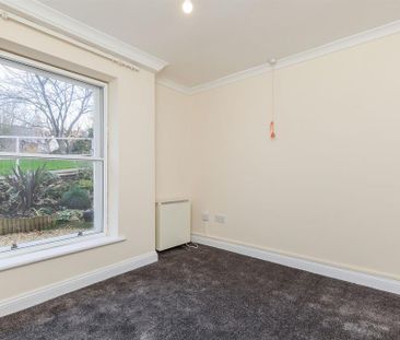 1 bedroom retirement property to rent - Photo 4