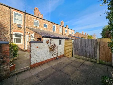 2 bedroom terraced house to rent - Photo 4