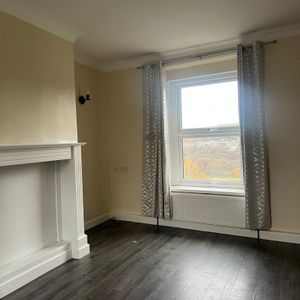 3 bedroom detached house to rent - Photo 2