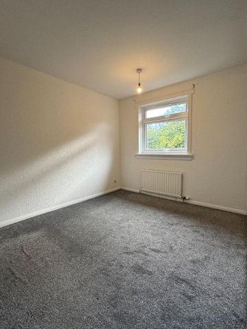 3 bedroom flat to rent - Photo 3