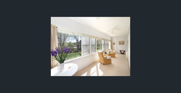 Bright & Comfortable house in a quiet street - Photo 1