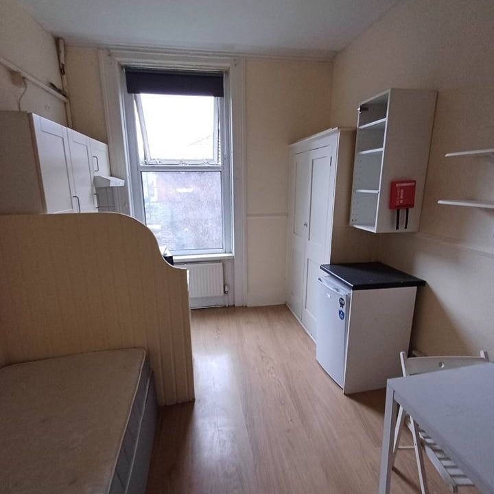 Bedsit, Stuart Crescent, N22 - Photo 1
