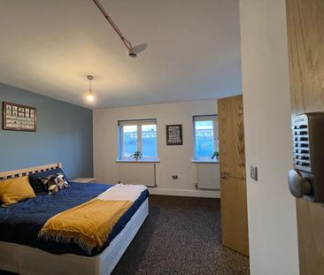 Room in a Shared House, Pavilion Square, SW17 - Photo 3