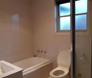 EXECUTIVE 3 BEDROOM TOWNHOUSE - Photo 6