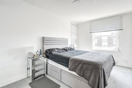 3 bedroom flat to rent - Photo 4