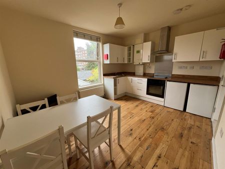 Hillreach, London SE18 - Photo 4