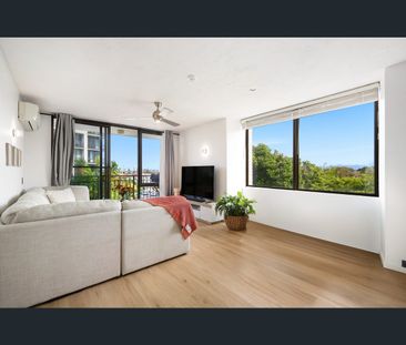 32/11 Fairway Drive, Clear Island Waters, Qld 4226 - Photo 6