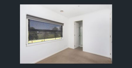 Modern Townhouse With Exceptional Lifestyle Conveniences - Photo 2