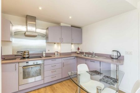 2 bedroom flat to rent - Photo 4