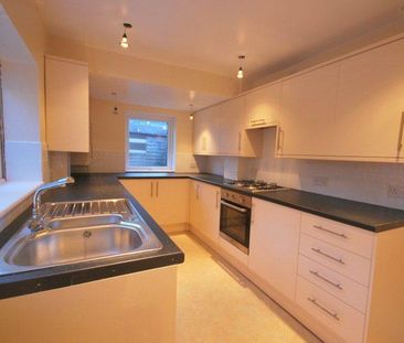 2 bedroom semi-detached house to rent - Photo 5