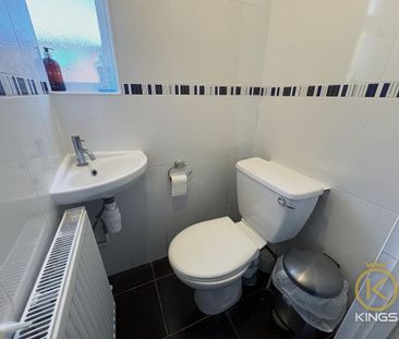 4 bedroom terraced house to rent - Photo 5