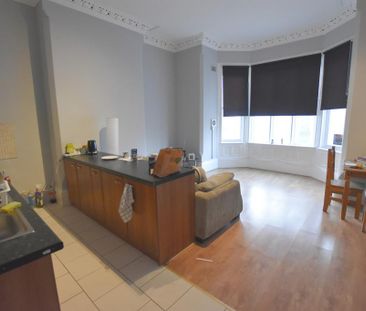 2 bedroom ground floor flat to rent - Photo 1
