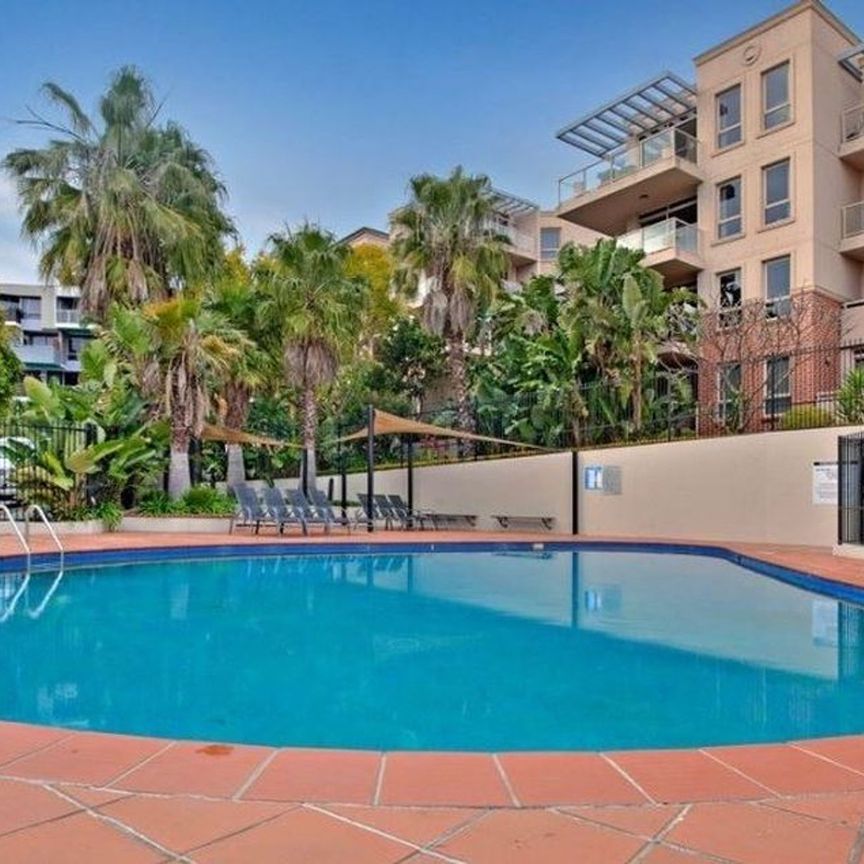 Beautiful Two Bedroom in Waterside Precinct - Photo 1