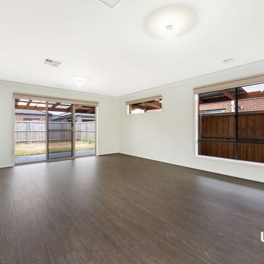 BEAUTIFUL FAMILY HOME - Photo 1