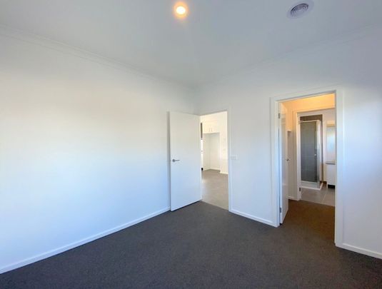 Modern Living in Wollert - 14 Sheba Way - Photo 1